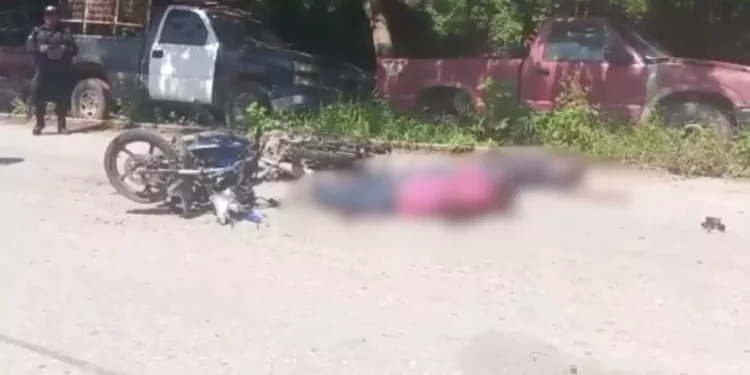 ¡Imprudencia fatal en Juchitán! Motociclista muere en violento choque frontal