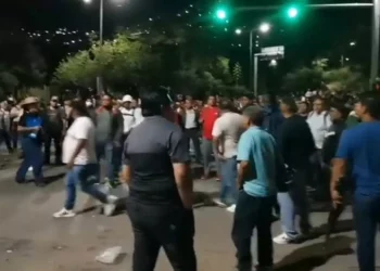 Conato de violencia entre S-22 y grupos de choque durante la visita de Sheinbaum