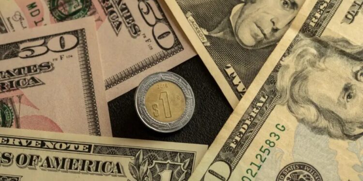 Peso mexicano cotiza al alza este 4 de septiembre de 2025