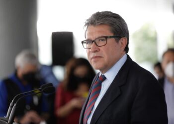 Reforma laboral de 40 horas no está en la agenda legislativa, confirma Monreal