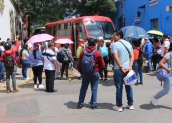 Fotos: Adrián Gaytán // Bloquearon vialidades este lunes, como forma de presión para la solución a sus principales demandas.