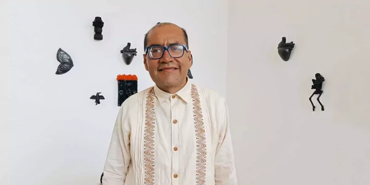Fotos: Lisbeth Mejía Reyes // Carlomagno Pedro Martínez, Premio Nacional de Ciencias y Artes (2014), presenta su exposición "El muerto al pozo y el vivo al gozo", en el Centro Cultural San Pablo.