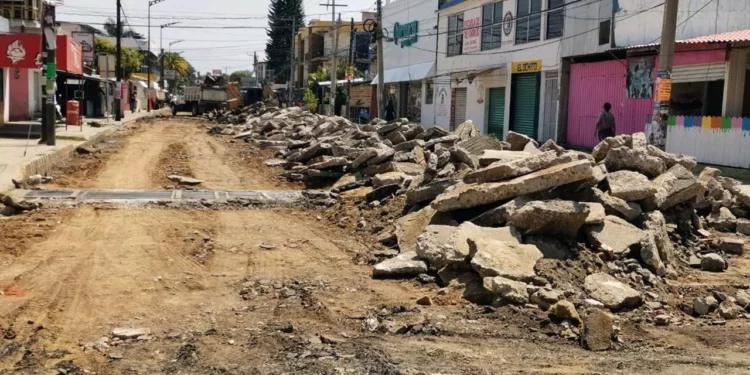 Con el décimo mes del ejercicio fiscal 2025 en curso, la ciudad de Oaxaca todavía no ha iniciado la obra pública.