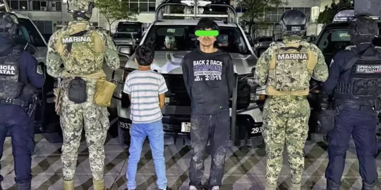 El ‘niño sicario’ fue detenido junto con “El Chuncho”, supuesto operador criminal.