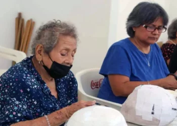 El maestro González Flores subrayó que la característica distintiva de estas actividades es el uso de materiales reutilizables.