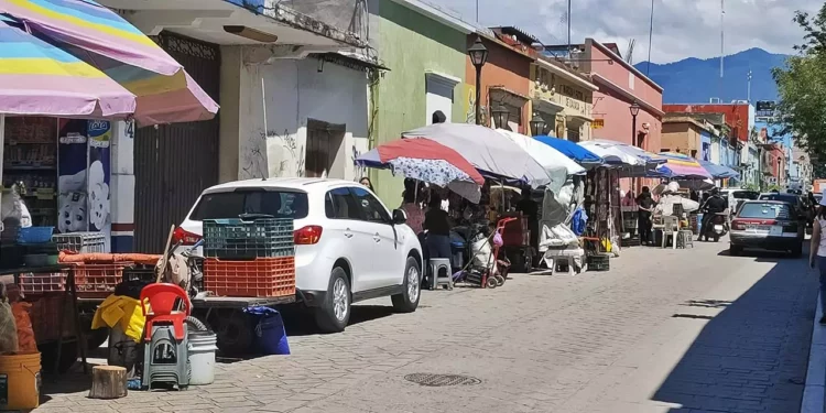 El mayor costo del empleo formal tras la reforma laboral estimulará el aumento del empleo informal, según empresarios.