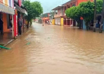 Foto: cortesía // Fue necesaria la evacuación de una comunidad, en Chiltepec, en la Cuenca del Papaloapan.