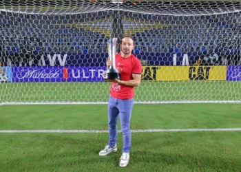 Víctor Andrés Palacios Velásquez ha laborado para diferentes clubes mexicanos, así como en el extranjero.