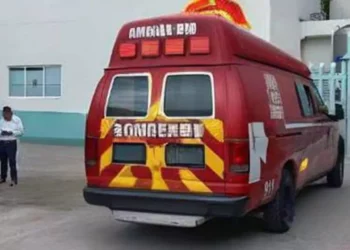 Iba a denunciar y terminó en una camilla.