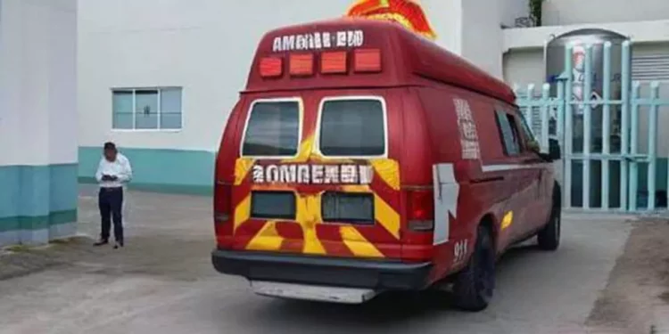 Iba a denunciar y terminó en una camilla.