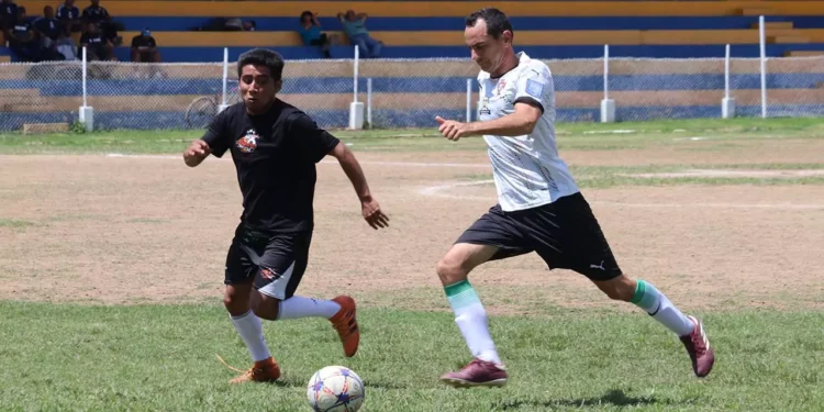 Fotos: Leobardo García Reyes // Juan Agustín Bandiera coordinó el juego de Transformación.