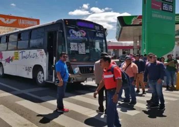 Foto: Jesús Santiago // Las y los manifestantes impidieron la circulación de todo tipo de unidad de motor.