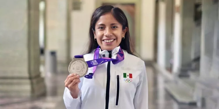 Mariel Salazar se encuentra como candidata al PED.