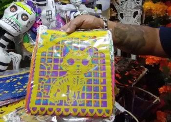 Fotos: Lisbeth Mejía Reyes // Martínez invita a la población a consumir y adquirir lo hecho en Oaxaca.