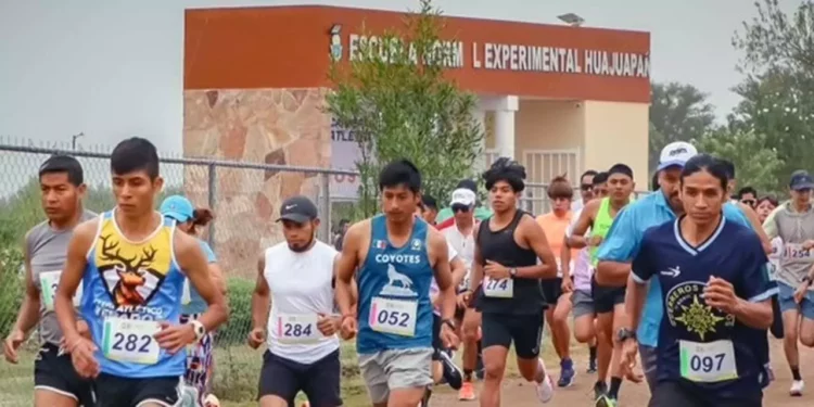 Más de 400 participantes se dieron cita en las instalaciones de la Normal.