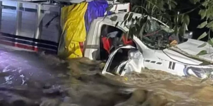 Foto: cortesía // Un accidente se registró durante la noche de este lunes 6 de octubre en la comunidad de Valde Flores.