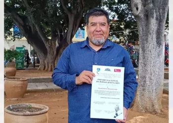 Foto: Lisbeth Mejía Reyes // Alejandro Aparicio Morales, editor y poeta cuyo nombre lleva el premio.