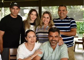 Fotos: Rubén Morales // Antonio Rivera y Mariela Jiménez celebraron su 23 aniversario de bodas rodeados de amigos y buenos deseos.