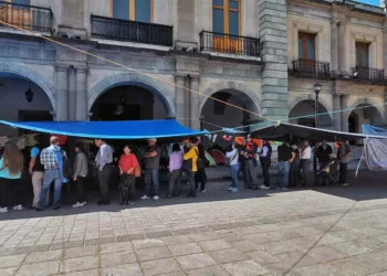 Cumplen cuatro semanas de movilizaciones ante insatisfacción de sus demandas.