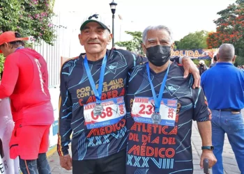 Foto: Leobardo García Reyes // El doctor Enrique Flores dio a conocer que el domingo se realizará la convivencia de beisbol.