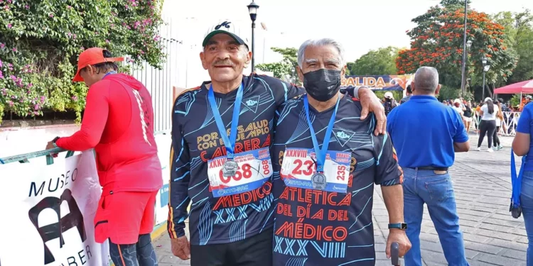 Foto: Leobardo García Reyes // El doctor Enrique Flores dio a conocer que el domingo se realizará la convivencia de beisbol.