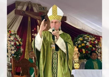 Imagen: Arquidiócesis de Antequera // El arzobispo estuvo ante cientos de feligreses reunidos en Tlacolula de Matamoros.