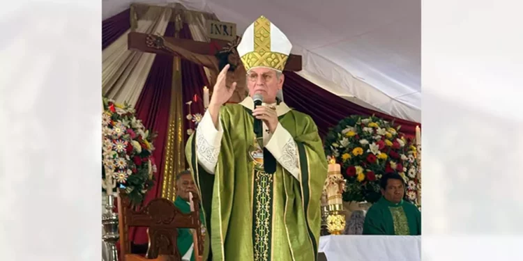 Imagen: Arquidiócesis de Antequera // El arzobispo estuvo ante cientos de feligreses reunidos en Tlacolula de Matamoros.