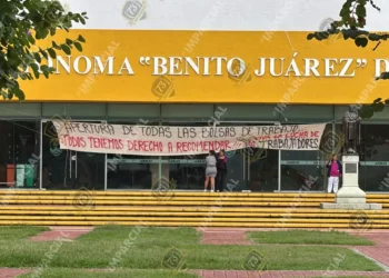 El grupo de manifestantes amenazó con continuar la toma de Ciudad Universitaria este miércoles.