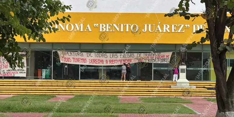 El grupo de manifestantes amenazó con continuar la toma de Ciudad Universitaria este miércoles.