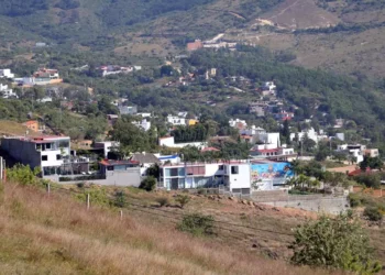 Han aparecido propietarios de terrenos en el cerro del Crestón que es un área natural protegida.