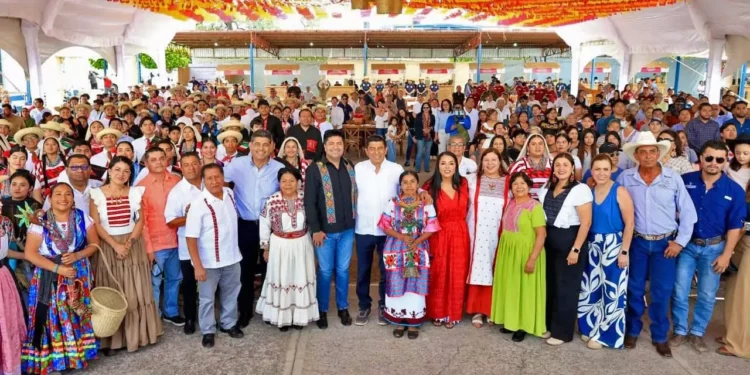 Huajuapan dio inicio al Festival del Mole de Caderas 2025, símbolo gastronómico y cultural de la Mixteca oaxaqueña.