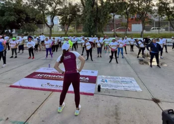 Llevaron a cabo una caminata y una clase fitness.