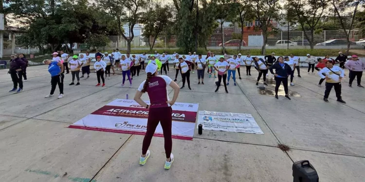 Llevaron a cabo una caminata y una clase fitness.