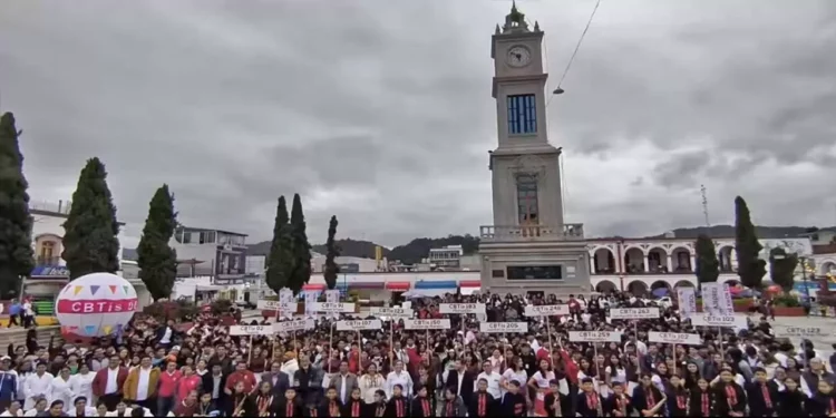 Más de 450 estudiantes de Cbtis y Cetis de las ocho regiones de Oaxaca participaron en la etapa estatal.