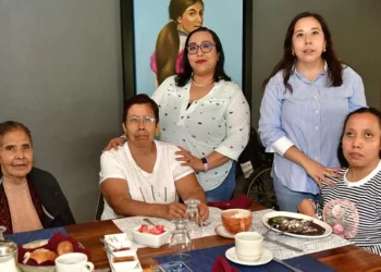 Fotos: Rubén Morales // Momentos de alegría vivió la Claudia Nohemí al recibir obsequios y buenos deseos.