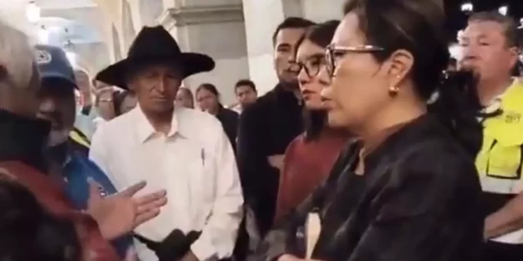 Foto: Tomada de archivo // Presuntos funcionarios del gobierno de Oaxaca se confrontaron anoche con profesores de la Sección 22.