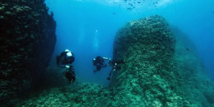 Recientemente, el equipo de Martínez encontró un enorme puerto sumergido frente a las costas del norte de Egipto.