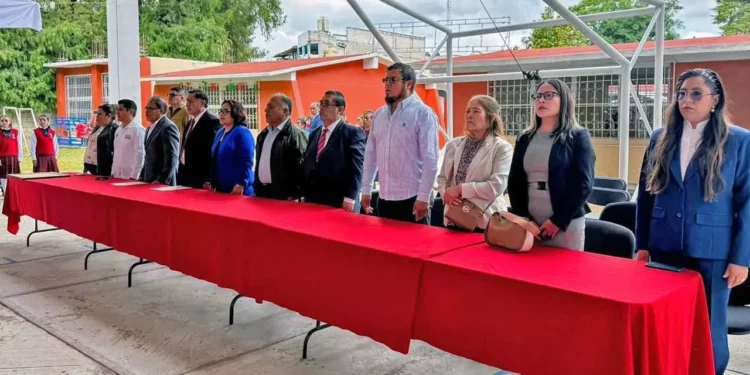 Se reconoció a quienes han contribuido a su crecimiento y prestigio en la región.