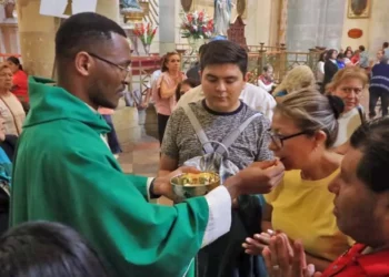 Foto: Adrián Gaytán // Este domingo se llevó a cabo en Catedral la misa por el Día Mundial de las Misiones.