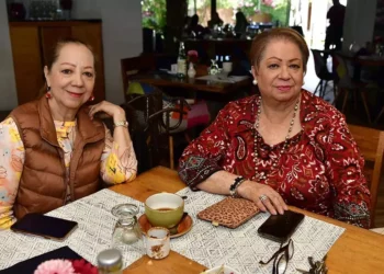 Foto: Rubén Morales // Las hermanas Petus y Zita Sánchez Galván disfrutaron de un ameno desayuno que reafirmó su unión familiar.