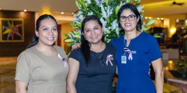 Silvia Ramírez y su equipo de colaboradoras.