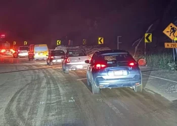 Una larga fila en la Barranca Larga-Ventanilla.