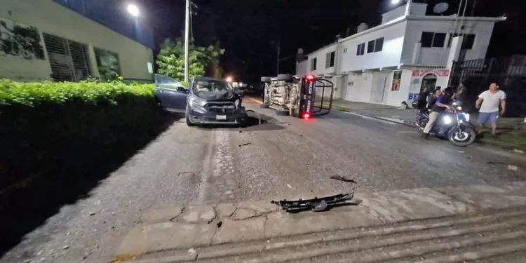 Testigos señalan que los policías escaparon del lugar del accidente.