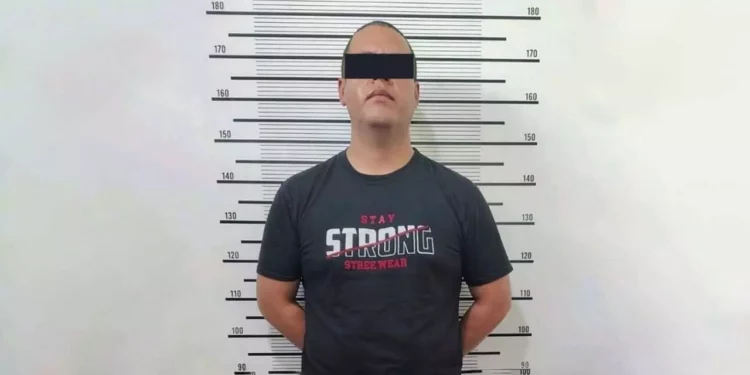 Policía Vial Estatal detuvo a un hombre tras huir sin pagar gasolina, gracias a la colaboración de testigos.