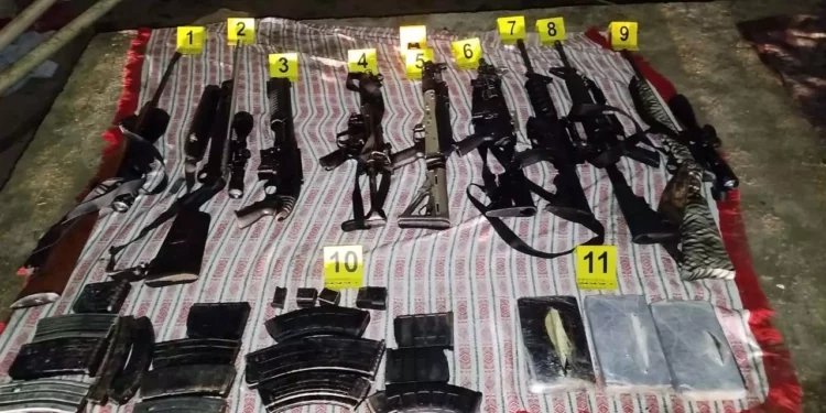 Aseguraron un arsenal y diverso equipo táctico al interior de un presunto narco-rancho.