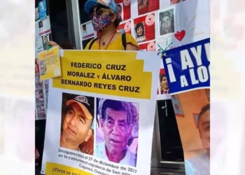 Foto: Redes sociales // Autoridades y familiares de San Miguel Cajonos marchan por justicia. A casi ocho años de la desaparición de dos comuneros, el caso sigue sin sentencia.