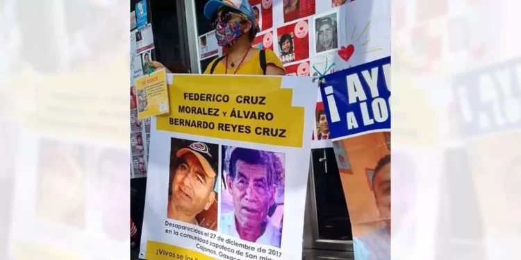 Foto: Redes sociales // Autoridades y familiares de San Miguel Cajonos marchan por justicia. A casi ocho años de la desaparición de dos comuneros, el caso sigue sin sentencia.