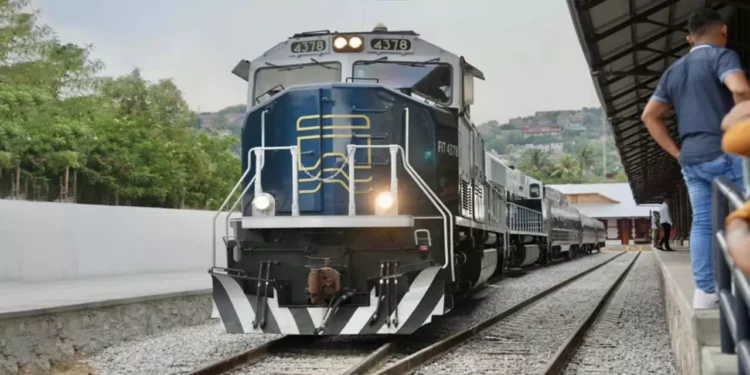 Foto: cortesía // Al referirse a las obras estratégicas de su gobierno citó dos tramos del Tren Interoceánico: Oaxaca-Chiapas y Roberto Ayala-Paraíso.