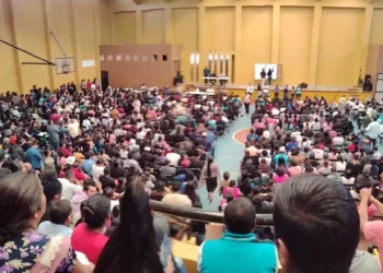 Foto: redes sociales // Asamblea comunitaria en Santa María Atzompa. Se multiplicaron las denuncias por compra de votos.