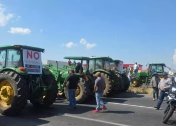 Productores de maíz en pie de lucha: más de 24 horas de bloqueos